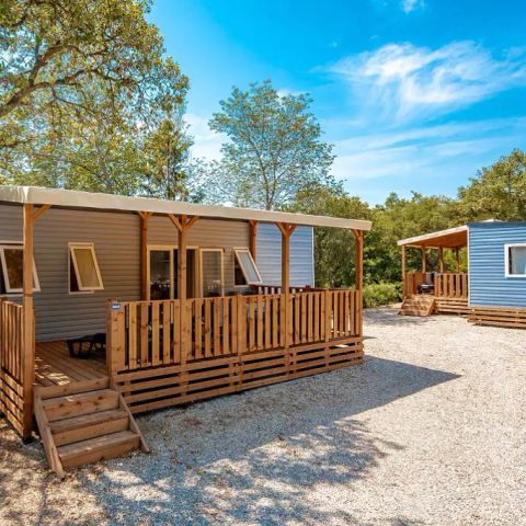 BUNGALOW 4 personnes - Mobil-home | Comfort | 2 Ch. | 4 Pers. | Terrasse surélevée | Clim.