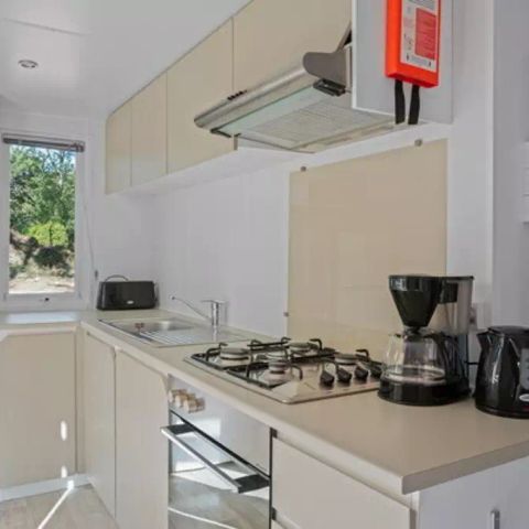 BUNGALOW 5 personnes - Mobil-home | Comfort | 3 Ch. | 5 Pers. | Terrasse surélevée | Clim. | TV
