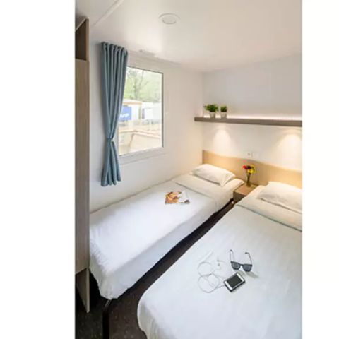 BUNGALOW 5 personnes - Mobil-home | Comfort | 2 Ch. | 5 Pers. | Terrasse Lounge | 1 SDB | Clim.