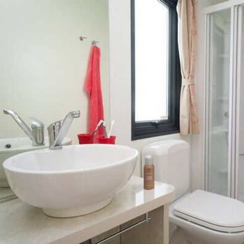 BUNGALOW 6 personnes - Comfort | 2 Ch. | 4/6 Pers. | Terrasse surélevée | Clim.