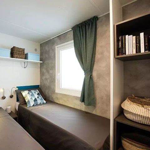 BUNGALOW 6 personnes - Mobil-home | Premium | 3 Ch. | 6 Pers. | Terrasse surélevée | 1 SDB | Clim.