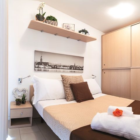 BUNGALOW 4 personnes - 2 chambres / 1 salle de bain - terrasse couverte