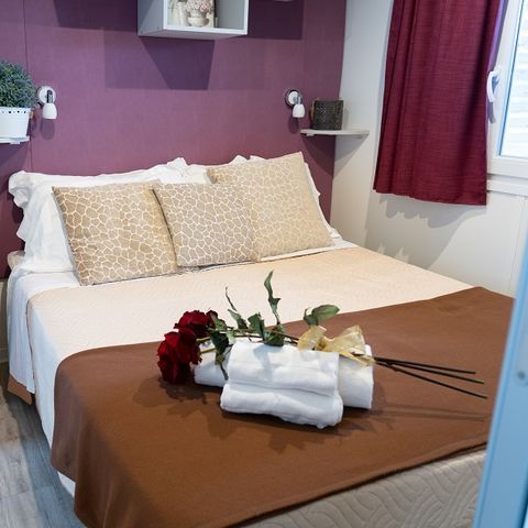 BUNGALOW 4 personnes - 3 chambres / 2 sdb - terrasse couverte