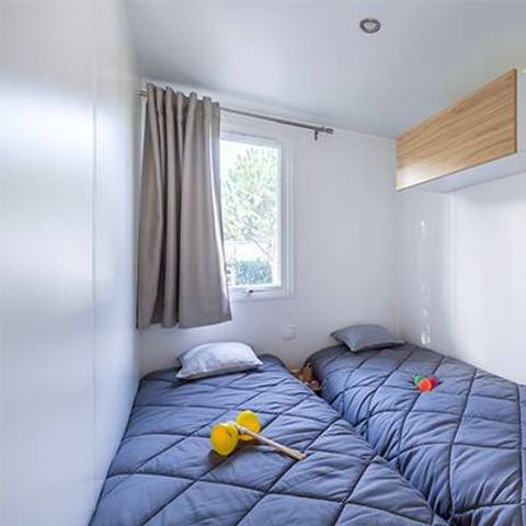 BUNGALOW 8 personnes - Mobil-home | Ultimate | 4 Ch. | 8 Pers. | Terrasse surélevée | Clim. | TV