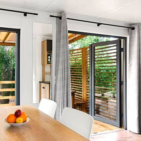 BUNGALOW 4 personnes - Mobil-home | Ultimate | 2 Ch. | 4 Pers. | Terrasse simple | Clim. | TV