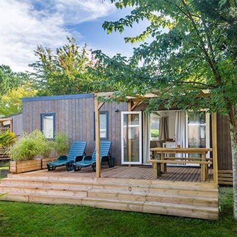 BUNGALOW 8 personnes - Mobil-home | Ultimate | 4 Ch. | 8 Pers. | Terrasse surélevée | Clim. | TV
