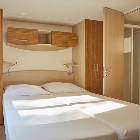 BUNGALOW 4 personnes - Classic XL | 2 Ch. | 4 Pers. | Terrasse Surélevée | 2 SDB | Clim. | TV