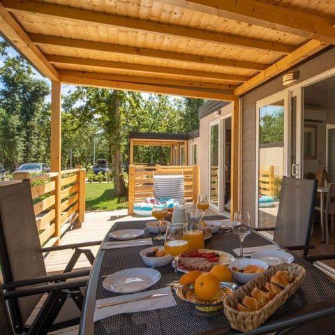 BUNGALOW 6 personnes - Comfort XL | 3 Ch. | 6 Pers. | Terrasse surélevée | 2 SDB | Clim. | TV