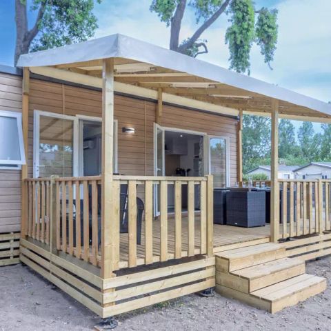 BUNGALOW 6 personnes - Mobil-home | Premium | 3 Ch. | 6 Pers. | Terrasse surélevée | 2 SDB | Clim. | TV
