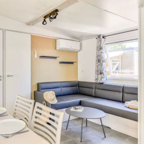 BUNGALOW 6 personnes - Mobil-home | Premium | 3 Ch. | 6 Pers. | Terrasse Lounge | 1 SDB | Clim. | TV
