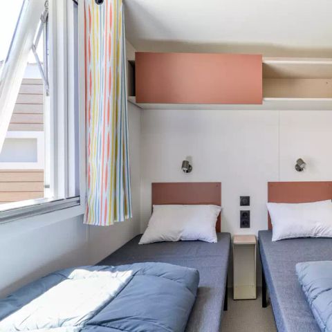 BUNGALOW 6 personnes - Mobil-home | Premium | 3 Ch. | 6 Pers. | Terrasse Lounge | 1 SDB | Clim. | TV