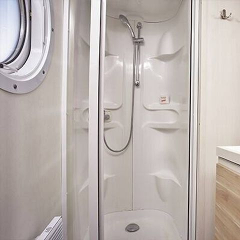 BUNGALOW 6 personnes - Mobil-home | Comfort | 3 Ch. | 6 Pers. | Terrasse surélevée | Clim.