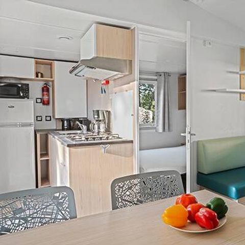 BUNGALOW 6 personnes - Comfort | 2 Ch. | 4/6 Pers. | Terrasse surélevée | 1 SDB | Clim. | TV