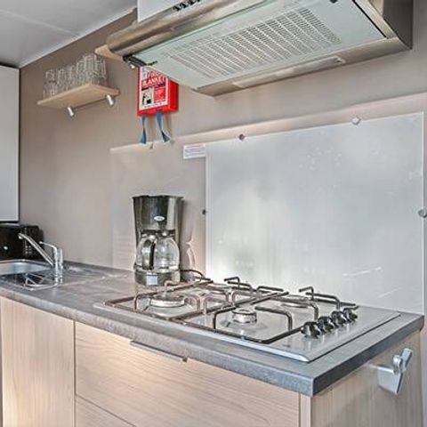 BUNGALOW 6 personnes - Comfort | 2 Ch. | 4/6 Pers. | Terrasse surélevée | 1 SDB | Clim. | TV