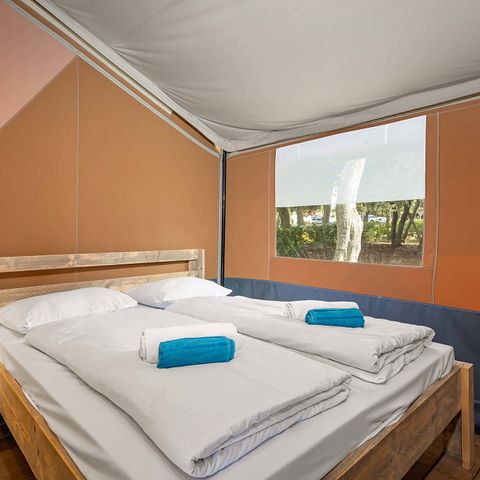 TENTE TOILE ET BOIS 6 personnes - Safaritent sanitair + airco (6P)