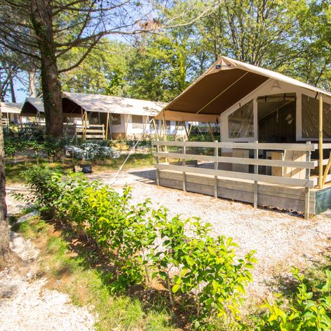 Tente en toile et en bois 5 personnes - Valkanela - Tente safari + sanitaires
