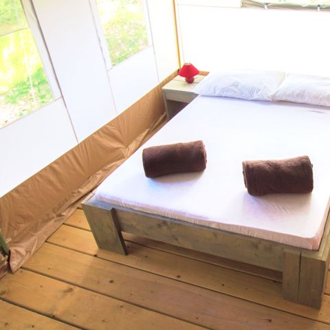 TENTE TOILE ET BOIS 5 personnes - Valkanela - Tente safari + sanitaires