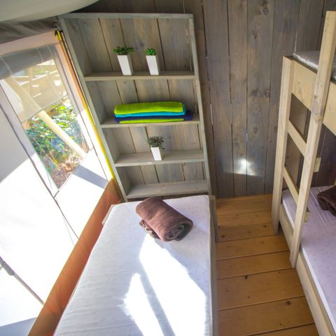 Tente en toile et en bois 5 personnes - Valkanela - Tente safari + sanitaires + climatisation (5P)