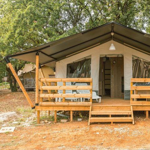 Tente en toile et en bois 5 personnes - Valkanela - Tente safari + sanitaires + climatisation (6P)