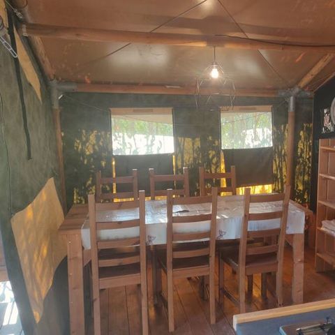Tente en toile et en bois 5 personnes - Tente safari coucher de soleil + sanitaires + air conditionné (6P)