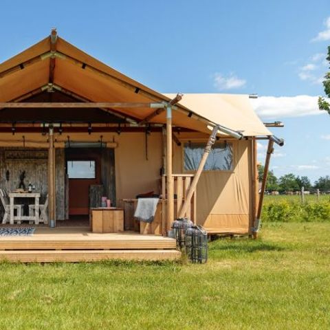 Tente en toile et en bois 5 personnes - Valkanela - Tente Safari Bella Lodge + sanitaires + air conditionné (6P)