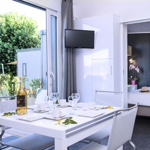Mobilhome 6 personnes - Cottage VIP 4 Pièces 6 Personnes Climatisé + TV
