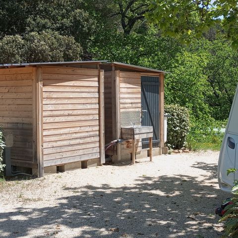 Emplacement - Emplacement "Signature" + électricité + sanitaire privé
