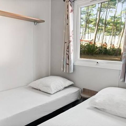 BUNGALOW 4 personnes - Mobil-home | Comfort | 2 Ch. | 4 Pers. | Terrasse surélevée | 1 SDB