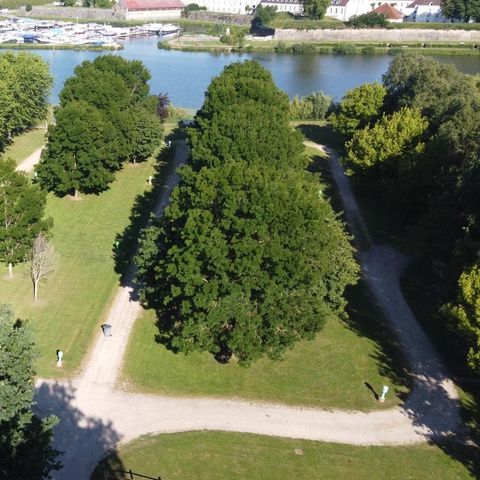 Emplacement - 2 Pers voiture tente, van, caravane, camping-car sans Electricité