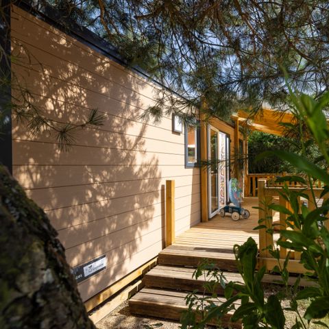 BUNGALOW 6 personnes - Bungalow Sapin - 32m² avec terrasse en bois semi-couverte