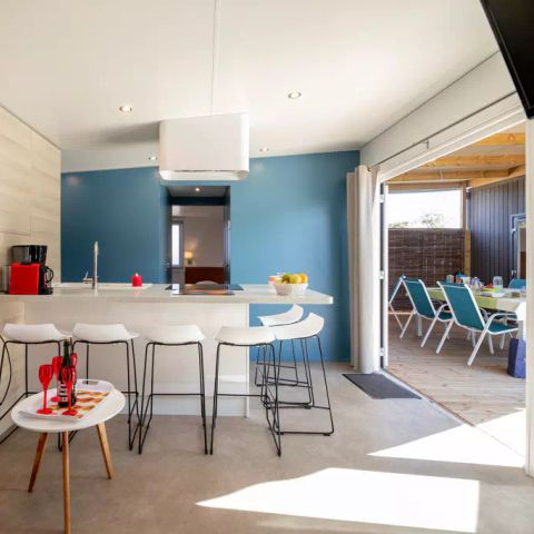 BUNGALOW 4 personnes - Comfort | 2 Ch. | 4 Pers. | Terrasse surélevée | 2 SDB | Clim. | TV
