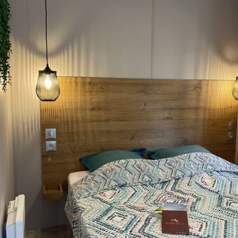 BUNGALOW 4 personnes - Créole 32 m² - 3 pièces - 2 chambres - Jacuzzi privatif - Climatisation