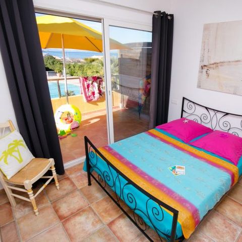 APPARTEMENT 4 personnes - Appartement 3 pièces Mezzanine 45m² - 2 chambres - Climatisation et TV - Vue mer et piscine