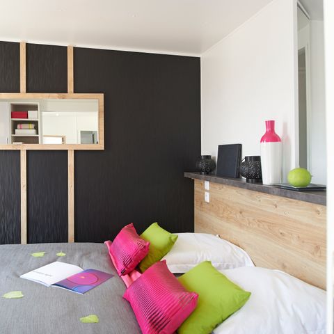 BUNGALOW 4 personnes - Cottage VIP TV Clim Plancha - 2 ch / 2 sdb - 4 pers.