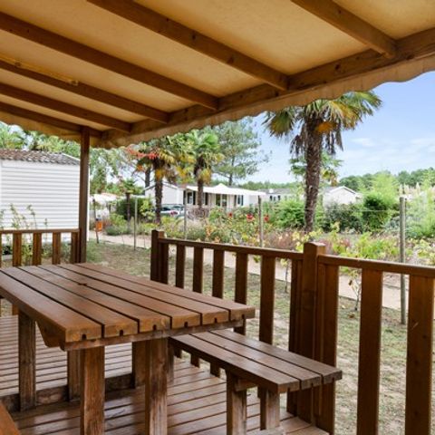 Mobilhome 4 personnes - Premium | 2 Ch. | 4 Pers. | Terrasse surélevée | 2 SDB | Clim.