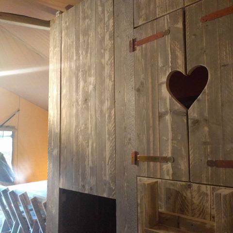 HÉBERGEMENT INSOLITE 6 personnes - Bergerie Lodge - 2 chambres et 1 lit cabane