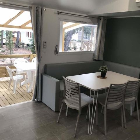BUNGALOW 6 personnes - Mobile home 36m² - clim + TV + Terrasse couverte