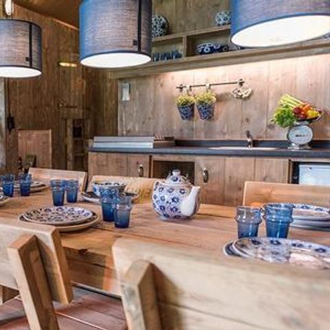 Tente en toile et en bois 8 personnes - SunLodge Pamoja & Kambi