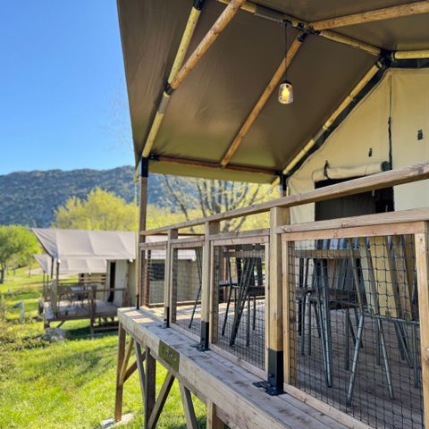 TENTE TOILE ET BOIS 4 personnes - Eco Lodge vue lac - 34m² - 2 chambres (sans sanitaires)