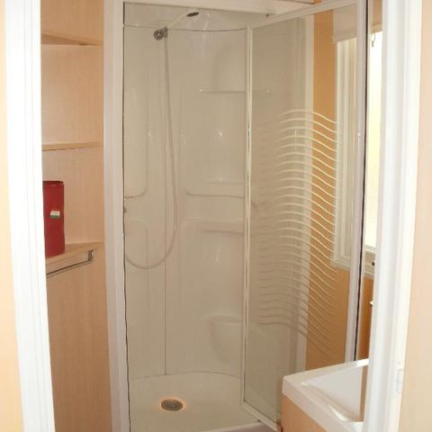 BUNGALOW 4 personnes - Confort 26m² (2 chambres) + terrasse couverte 10m²