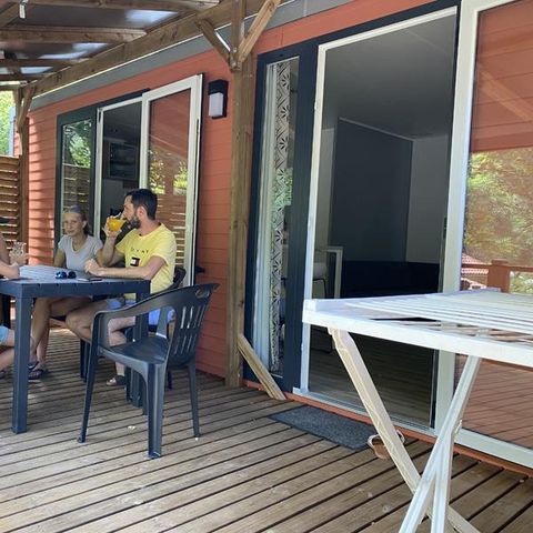 BUNGALOW 5 personnes - Cottage Premium 2 chambres avec terrasse couverte + Clim + TV + Lave-vaisselle