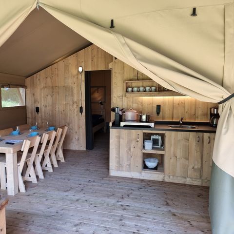 Tente en toile et en bois 8 personnes - y compris les installations sanitaires