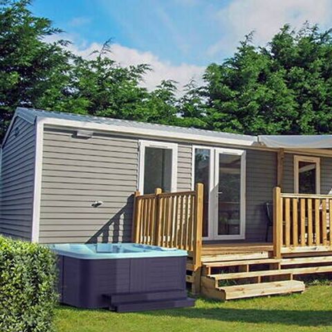 BUNGALOW 6 personnes - Mobil-home | Premium Exclusive | 3 Ch. | 6 Pers. | Terrasse Lounge | Jacuzzi | 2 SDB | Clim. | TV