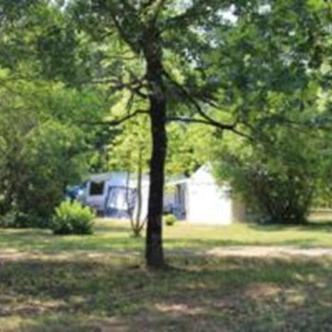Emplacement - CAMPING NU