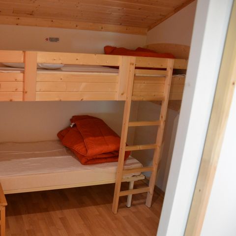 CHALET 4 personnes - Chalet PMR Confort 35m² 2 chambres + terrasse couverte + TV + clim 4 pers
