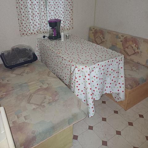 BUNGALOW 4 personnes - 2 chambres - Sans sanitaire ni WC