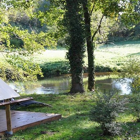 TENTE TOILE ET BOIS 4 personnes - AMAZONE BORD DE RIVIERE