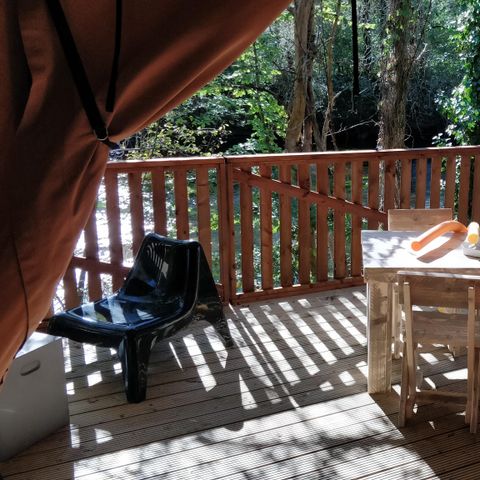 Tente en toile et en bois 4 personnes - Tente Luxe Lodge Safari Dimanche bord de rivière 40 m2