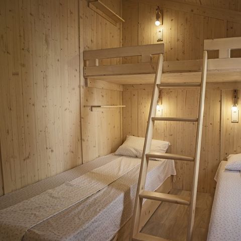 Mobilhome 5 personnes - cottage premium Dimanche (2022) bord de rivière, 2 chambres, terrasse couverte 5 pers