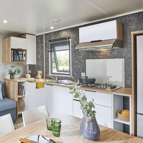 Mobilhome 4 personnes - Mobil home"Olivier" (2023) Dimanche, 2 chambres 2salles de bain, grand salon (tv), terrasse
